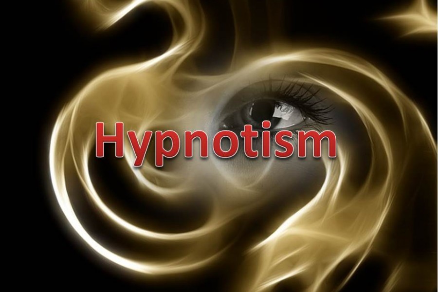 Hypnotist captivates students