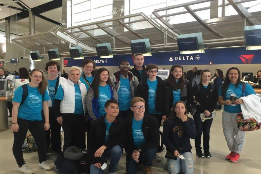 A+tour+group+from+Kearsley+gets+together+for+a+picture+before+departing+for+Paris+last+spring.