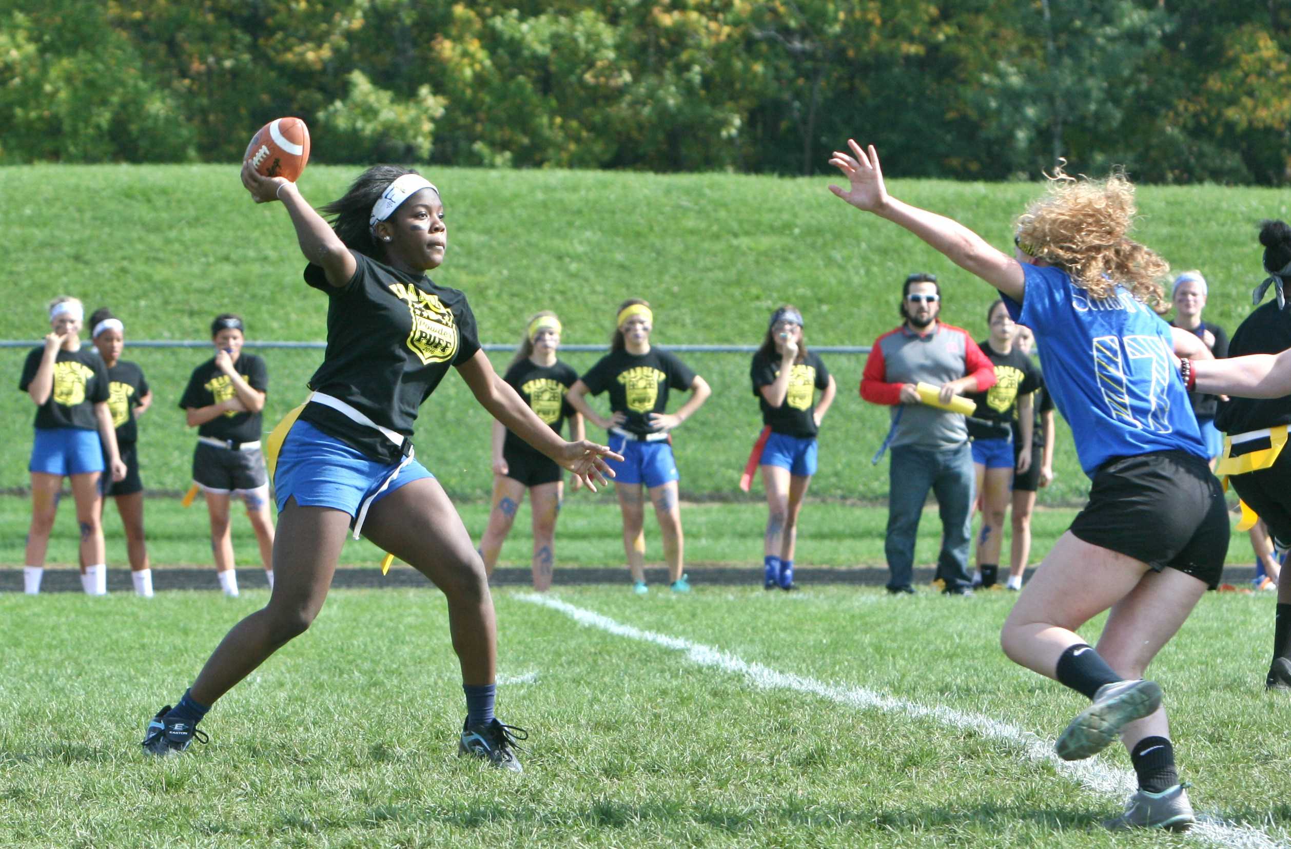 Freshman Jakeira Wash throws a pass in the first drive of the game.