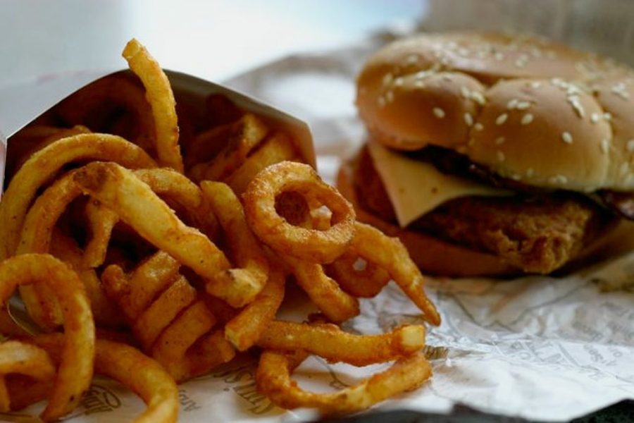 Many students enjoy fast food despite knowing its unhealthy