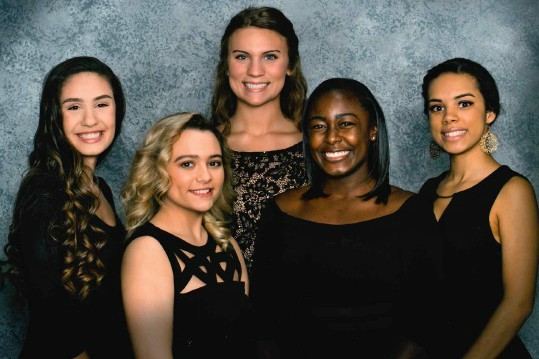 The 2017 queens court is ?, ?, ?, Kaylee Hill, and ?.