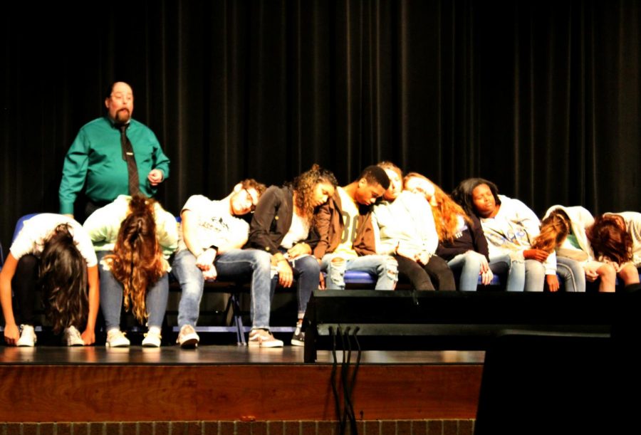 Mr. Mike Brody hypnotizes psychology and sociology students in the auditorium Tuesday, Nov. 21.
