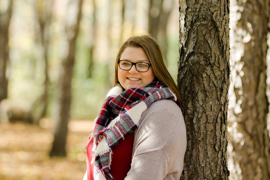 Recent+graduate+Bailee+Stevens+smiles+brightly+in+a+senior+photo.+Stevens+is+preparing+to+travel+to+Arizona+for+college.