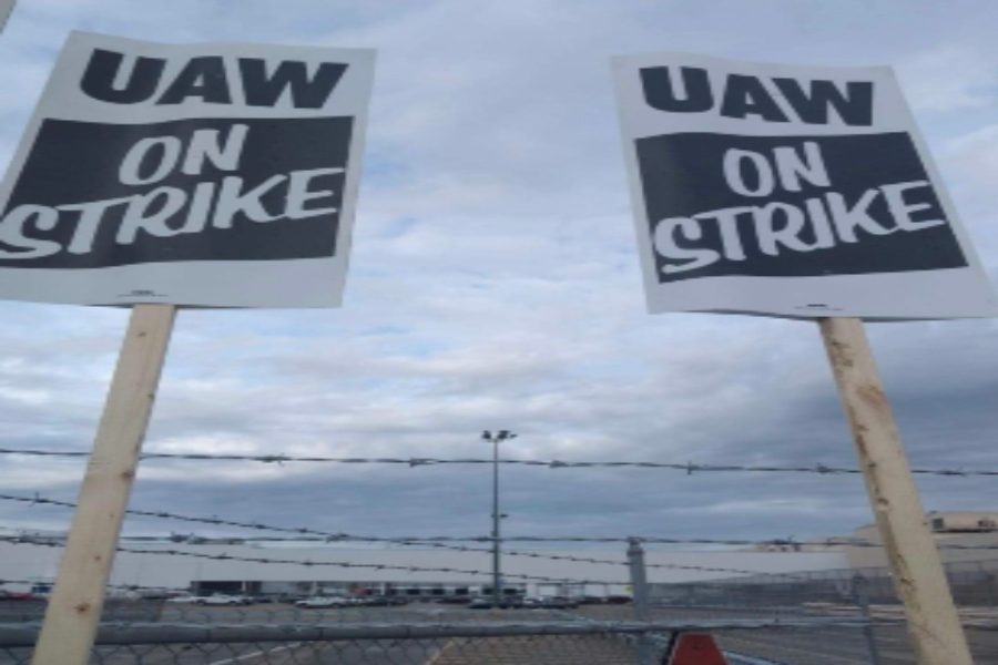 United+Automobile+Workers+union+members+who+work+for+General+Motors+and+Aramark+went+on+strike+between+Saturday%2C+Sept.+14%2C+and+Sunday%2C+Sept.+15.