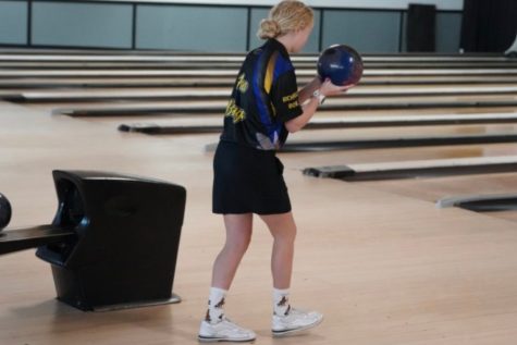 Ava Boggs is preparing herself to get ready to bowl.